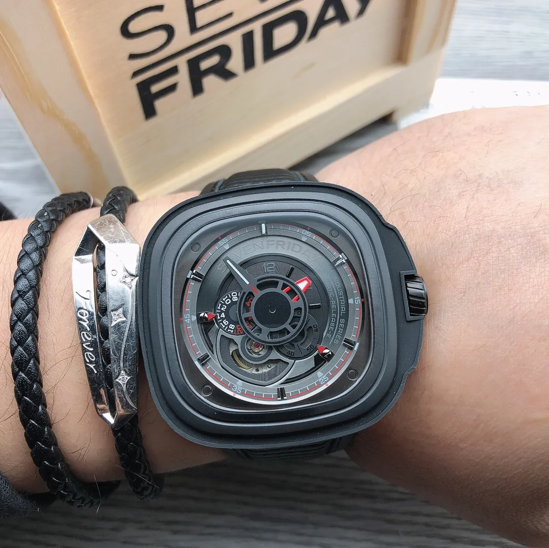 【Authentic Tmall】💰1640!  SevenFriday 🎮 Model: SF-P6B/01 Size: 47*13mm Movement: Original Japanese Citizen movement, sapphire glass, first-layer cowhide; pin buckle [naughty] real photos of the details of our own products, 🎮Full of fun pointer design, but not ugly at all. It also has a 24-hour display, clear and clear ~ recommended! Complete set brand new